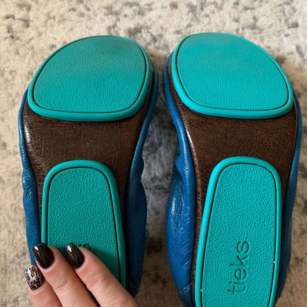 Cobalt blue tieks!